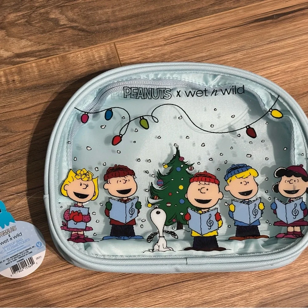 Wet n Wild Peanuts Light Blue Cosmetic Bag nwt